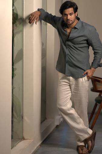 Green plain linen shirt