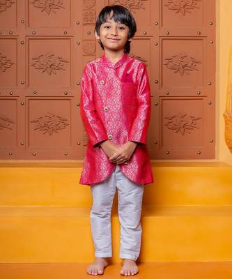 Pink embroidered brocade kurta set 2