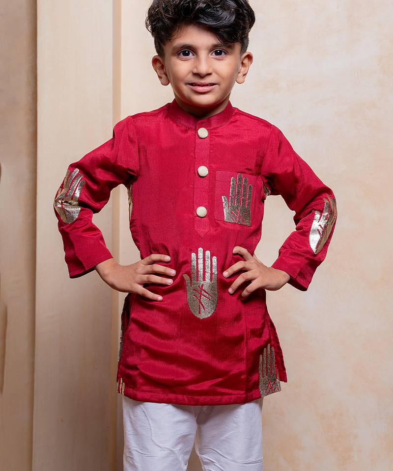 Red embroidered crepe kurta set