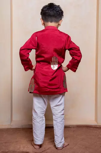Red embroidered crepe kurta set