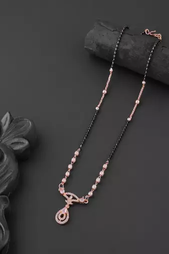 Modern & attractive daily wear short mangalsutra for womens