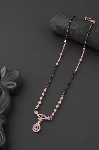 Modern & attractive daily wear short mangalsutra for womens