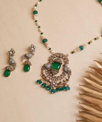 Gold plated green stone kundan necklace set 1