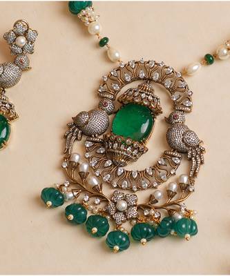 Gold plated green stone kundan necklace set 2