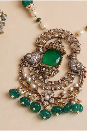 Gold plated green stone kundan necklace set