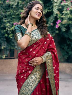 red color elegant soft silk blend saree 4
