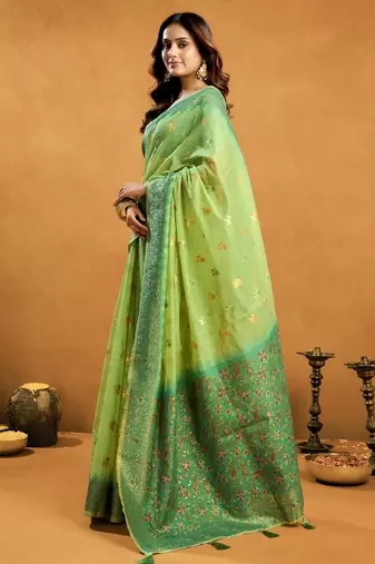 elegant premium spun cotton saree with rich pallu & zari jhallar