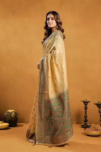 elegant premium spun cotton saree with rich pallu & zari jhallar