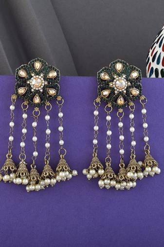 Green color kundan earrings