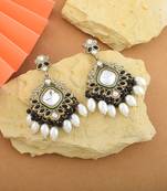 Black color kundan earrings