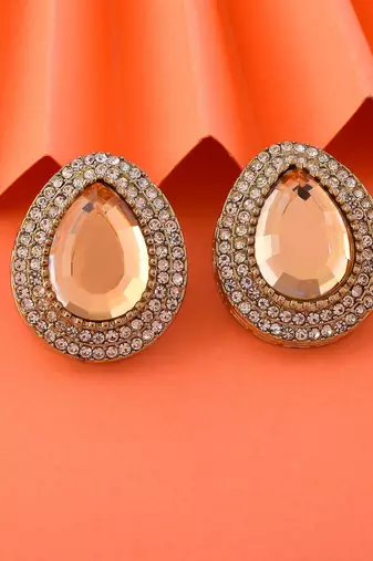 Gold color stud kundan earrings