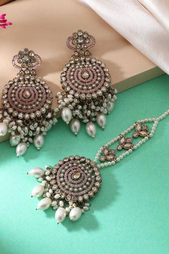 Pink color kundan earrings tikka set