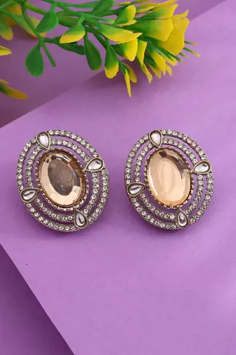 Gold color stud kundan earrings