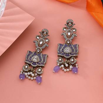 Light purple color kundan earrings 1