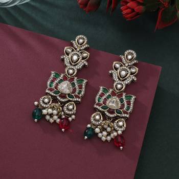 Rani & green color kundan earrings 2