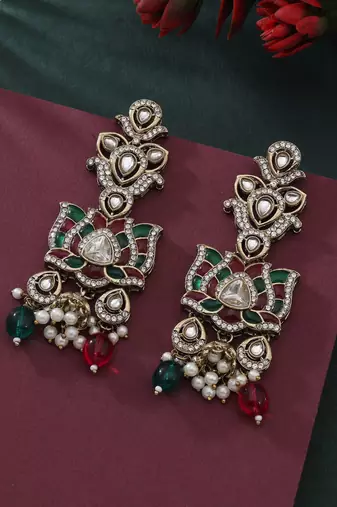 Rani & green color kundan earrings