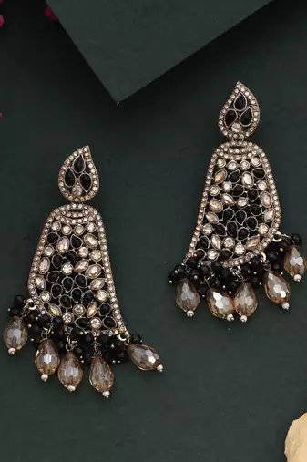 Black color kundan earrings