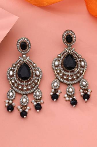 Black color kundan earrings