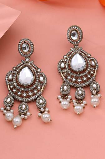 White color kundan earrings