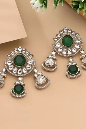Green color kundan earrings