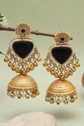Black color amrapali earrings