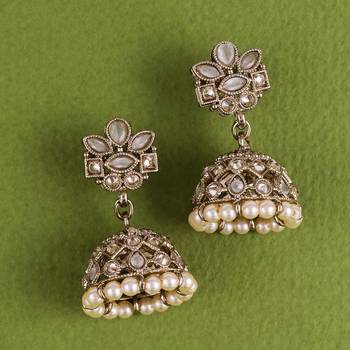 Amazing flower design white uncut kundan stone antique gold plated jhumki earring for women 2