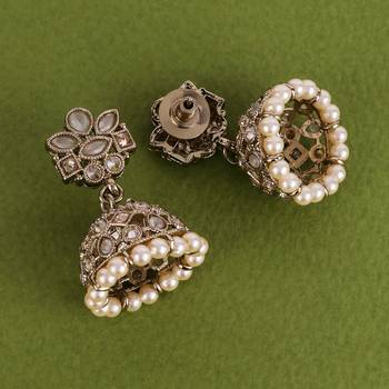 Amazing flower design white uncut kundan stone antique gold plated jhumki earring for women 3