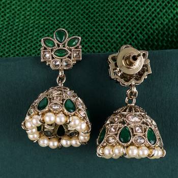 Appealing flower design green uncut kundan stone antique gold plated jhumki earring for women 4