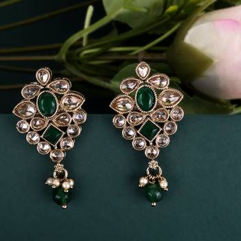 Flower design green uncut kundan stone mother of pearl antique gold plated dangle earring for women 1