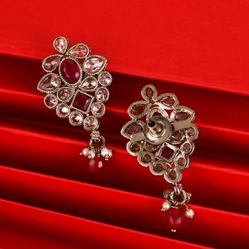 Flower design red uncut kundan stone mother of pearl antique gold plated dangle earring for women 4