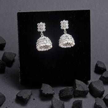 Classy pear and flower shape white uncut kundan stone silver plated jhumki earring for women 3