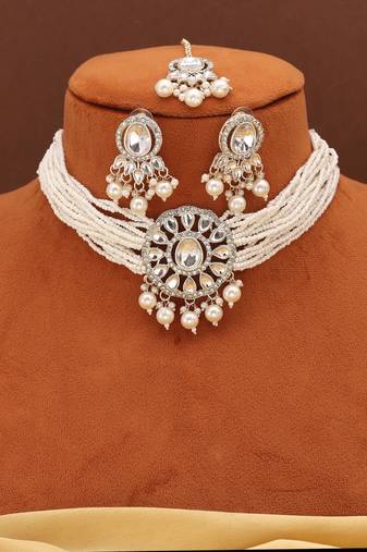 White color choker kundan necklace set