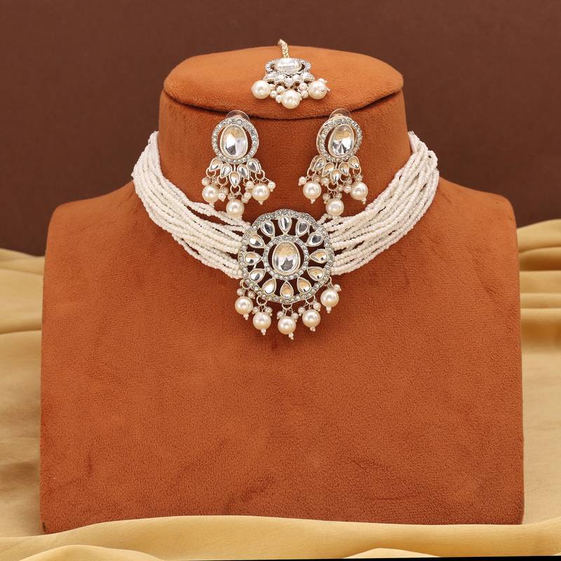 White color choker kundan necklace set