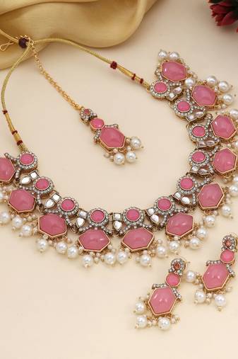 Pink color kundan necklace set