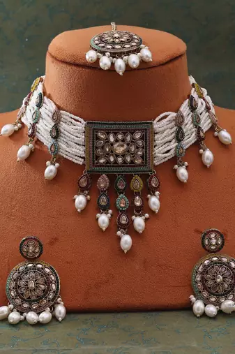 Multi color choker kundan necklace set