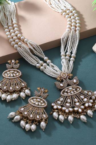 White color kundan necklace set