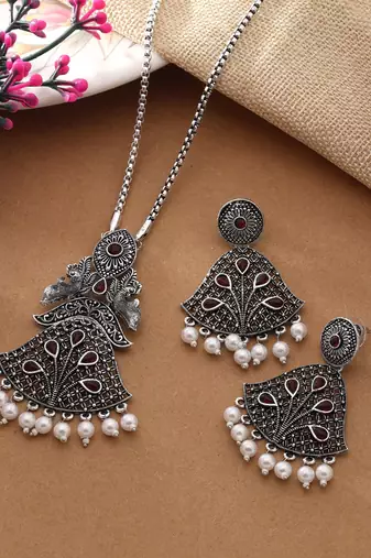 Maroon color oxidised necklace set