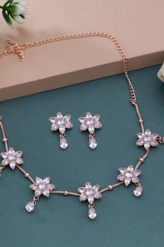 White color stone necklace set