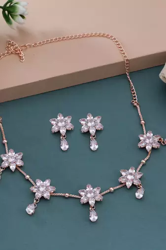 White color stone necklace set