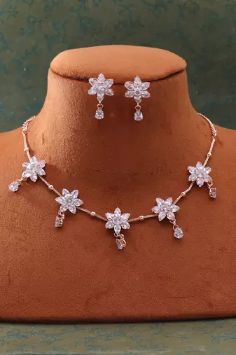 White color stone necklace set