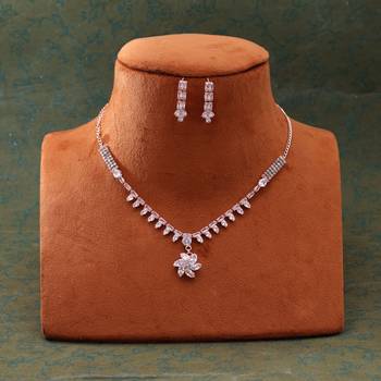 White color stone necklace set 2