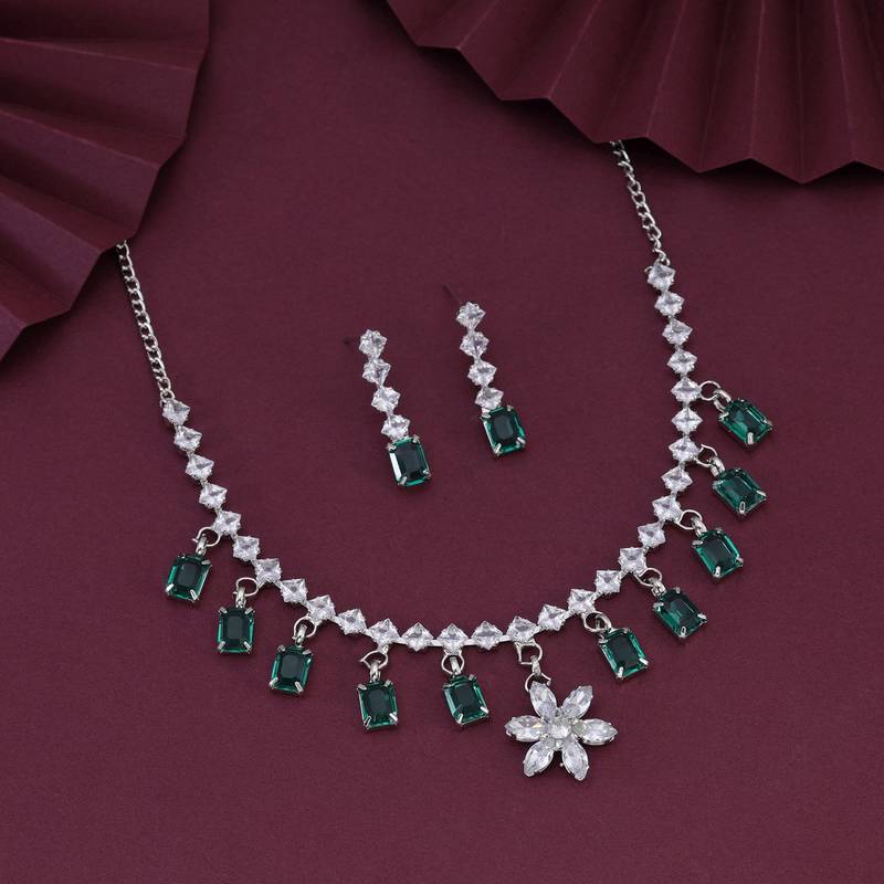 Green color stone necklace set