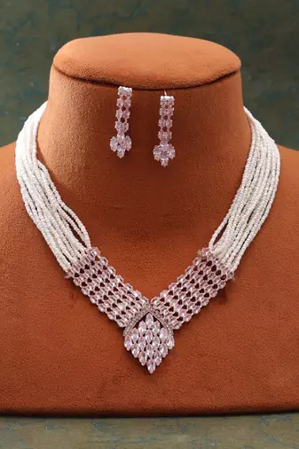 White color stone necklace set