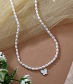 White color fashion necklace