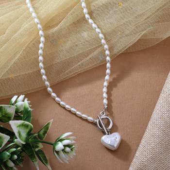 White color fashion necklace 1