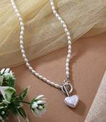 White color fashion necklace