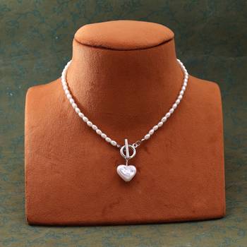 White color fashion necklace 2