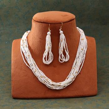 White color puwai necklace set 2