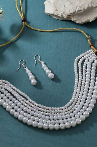 White color puwai necklace set