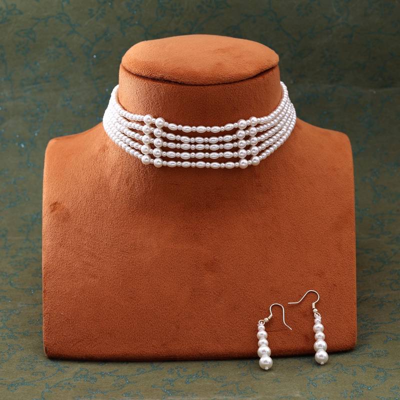 White color puwai necklace set